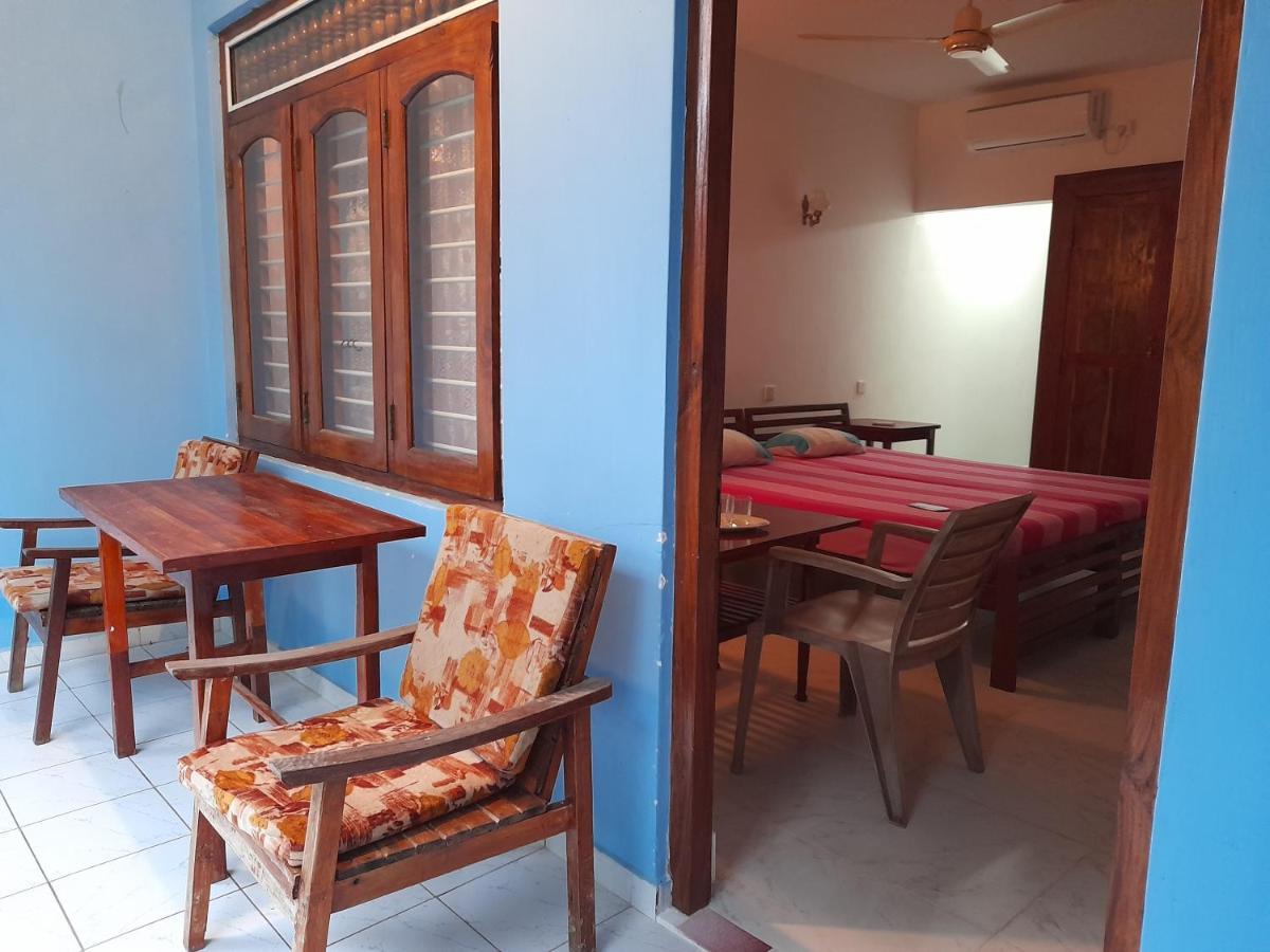 Hotel Santis Hikkaduwa Exteriör bild