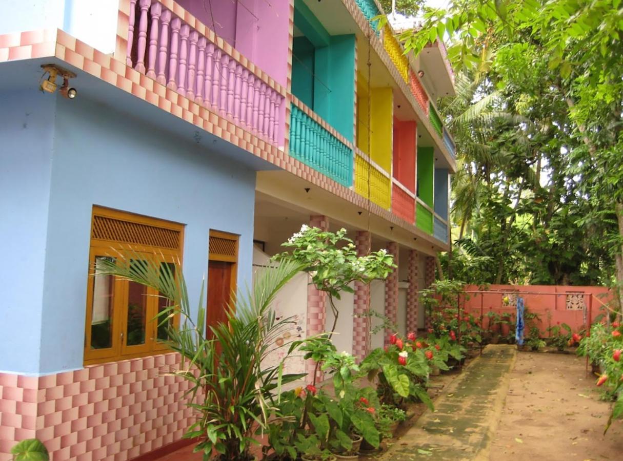 Hotel Santis Hikkaduwa Exteriör bild