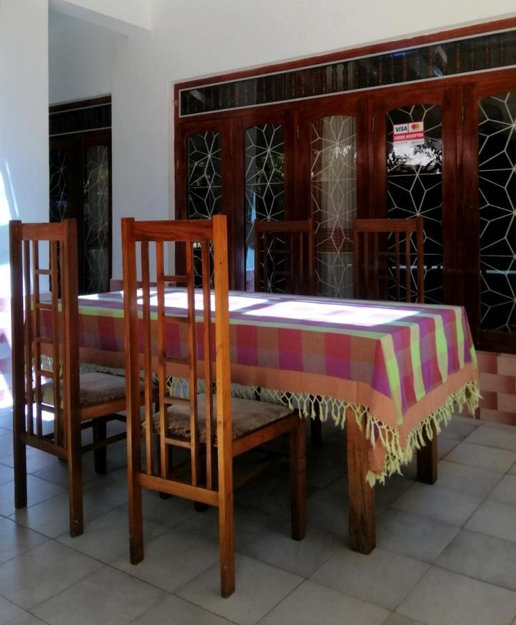 Hotel Santis Hikkaduwa Exteriör bild